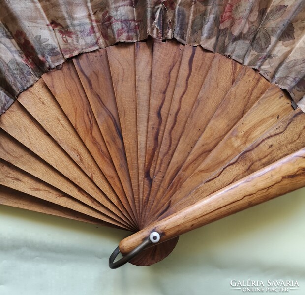 Antik legyező, cca. 1770. Festett rokokó jelenettel, eredeti állapotban!