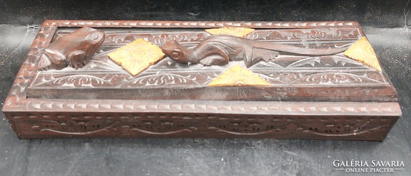 Antik kézzel faragottt evőpálcika készlet, dobozával, 26x12 cm-es. 8835