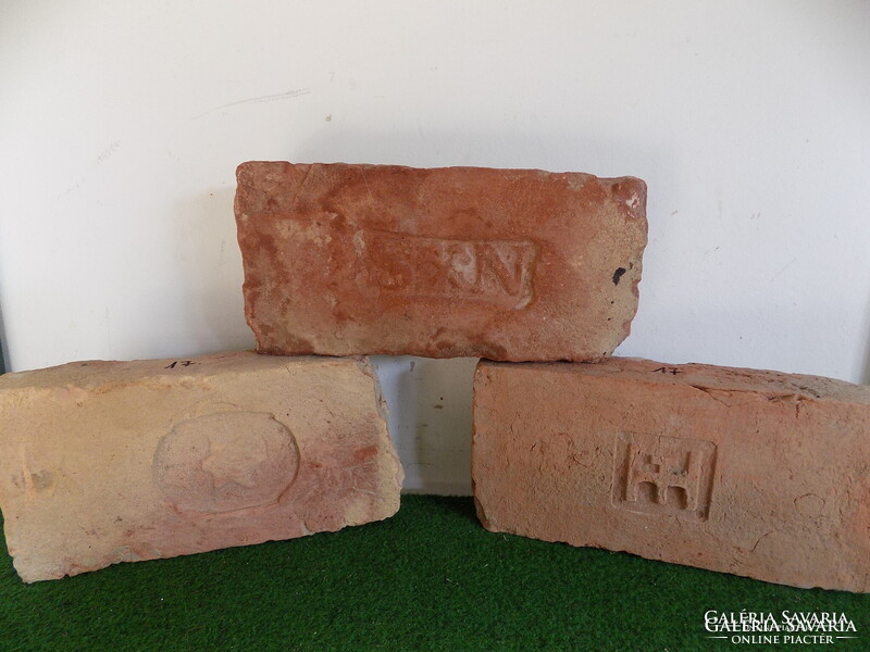 Antik monogrammos téglák,Nr 17,Dávid csillagos,S and N monogrammos,Ht Hortobágyi.  Postázni is tudom