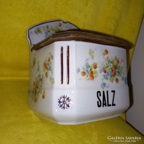 Régi, sorszámos,porcelán, fedeles, fali sótartó, fűszertartó.