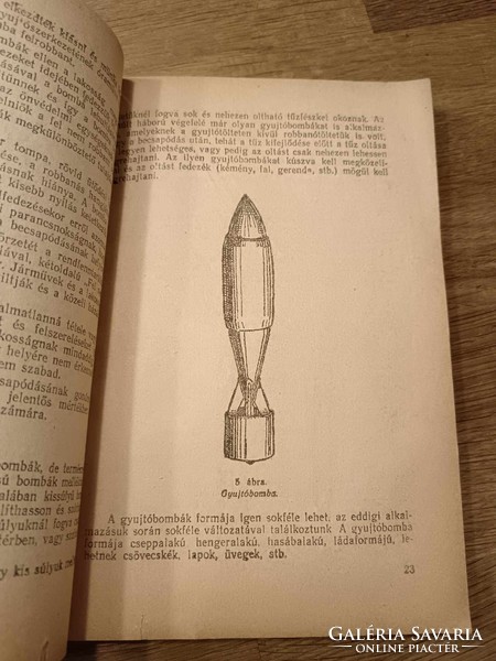 Légoltalmi könyvek az 1950-es évekből, 3 darab egyben, illusztrált kötetek, puha kötésben