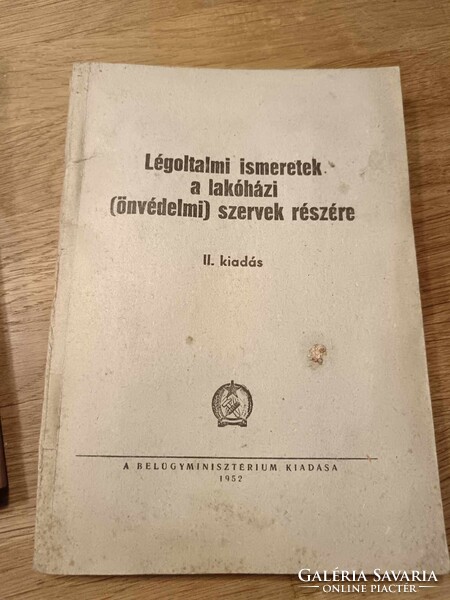 Légoltalmi könyvek az 1950-es évekből, 3 darab egyben, illusztrált kötetek, puha kötésben