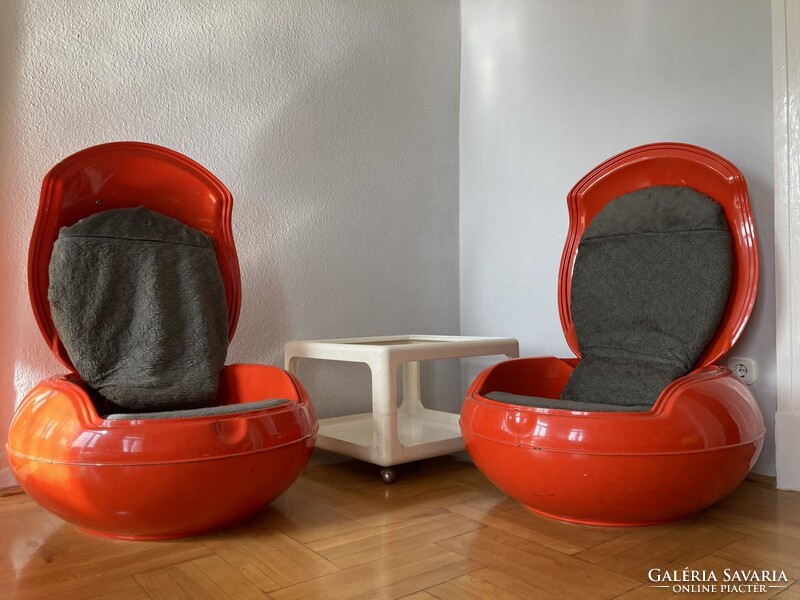 Peter Ghyczy Garden Egg Chair ajándék space age gurulós dohányzóasztallal