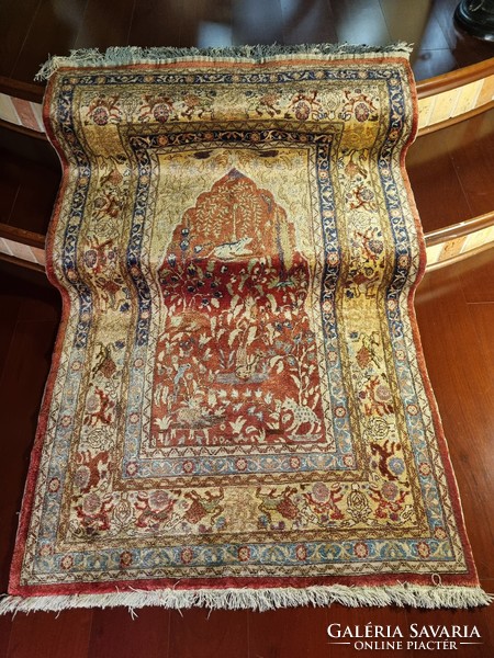 TÖRÖK KAYSERI 100% selyemszőnyeg, fémszálas részletekkel ,145x88 cm