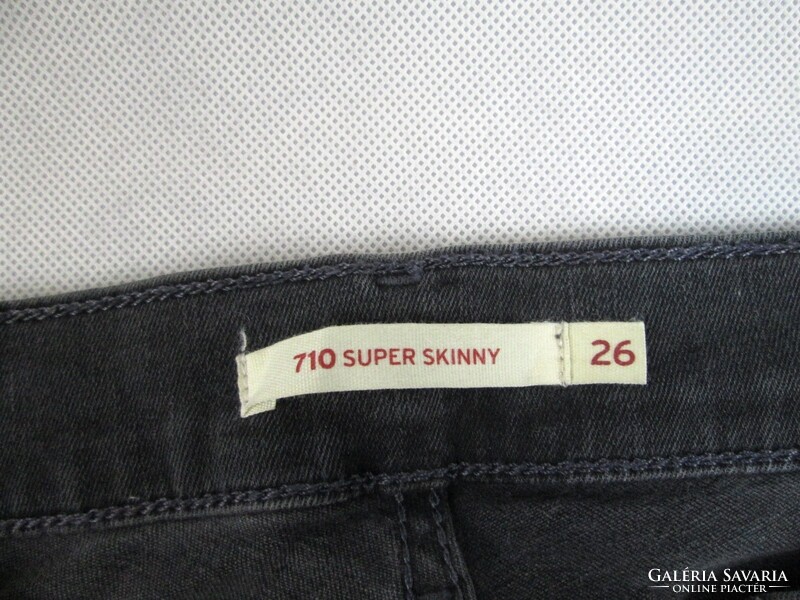 EREDETI LEVIS 710 SUPER SKINNY (W26 / L30) NŐI SÖTÉTSZÜRKE SZTRECCSES FARMER