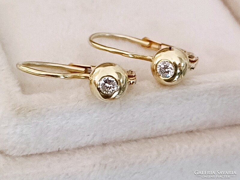 Brilles arany fülbevaló 14k
