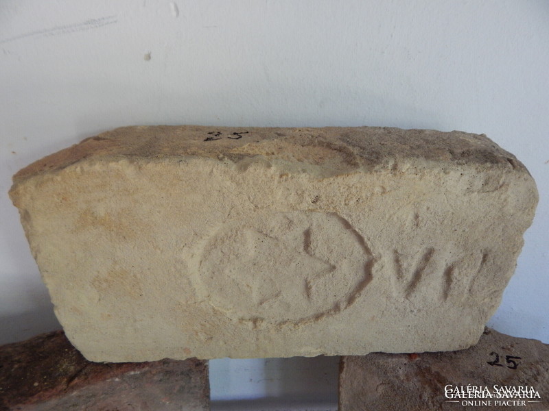 Antik Magyar téglák,,Dávid csillagos,,L Gy monogrammos és Hortobágyi,NR 25.