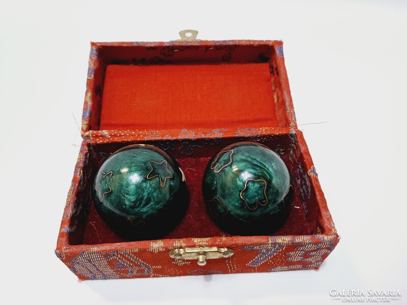 Chi-kung, Csikung golyók tűzzománc díszítéssel, nap és hold mintával