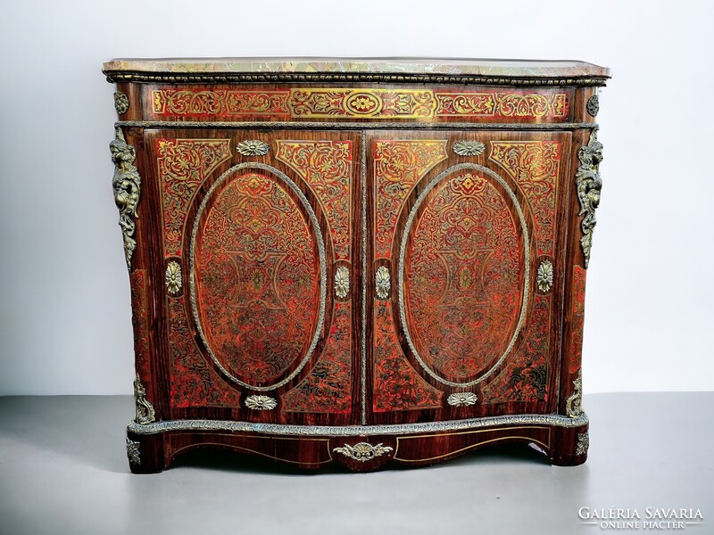 Boulle stílusú rézveretes, márványlapos komód A974