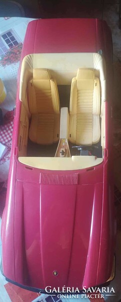 1992-es nagy Barbi autó eladó.