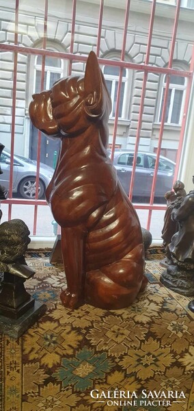 85 cm-es Hatalmas méretű fából faragott kutya. Nagyon szép faragással. kb: 15-20 kg.