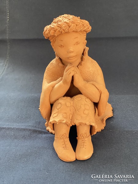 Illár Erzsébet terrakotta szobor, figura