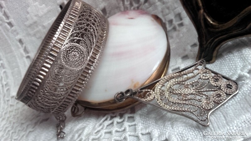 ANTIK FILIGRÁN TIBETI EZÜST ÉKSZER SZETT: KARÉK  és MEDÁL -  Art&Decoration