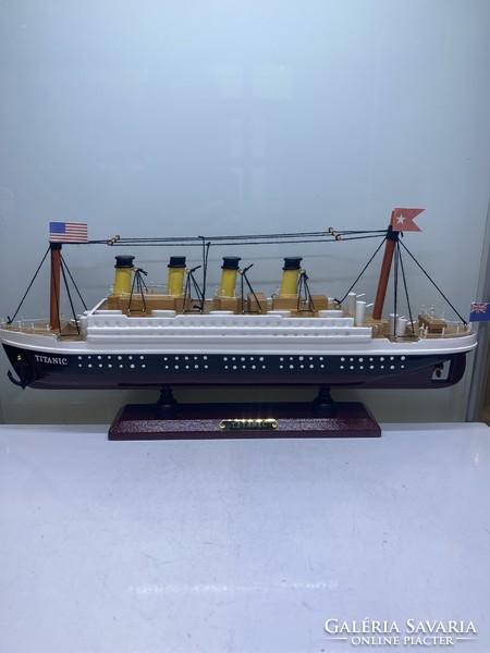 Titanic hajó modell 36cm