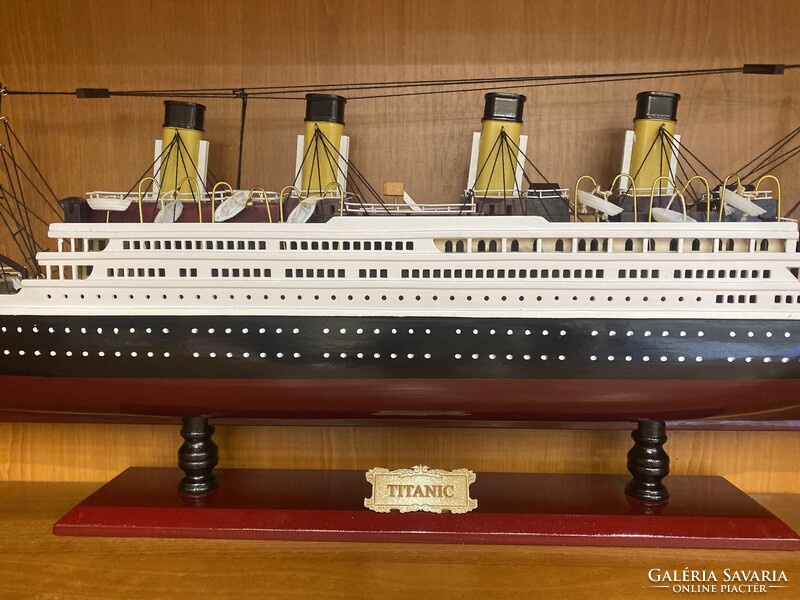 Óriás Titanic modell 80cm