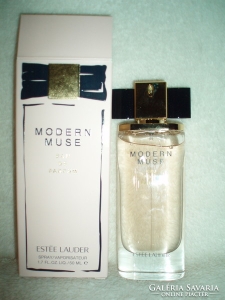 Modern MUSE ESTÉE LAUDER 50 ml parfüm dobozában