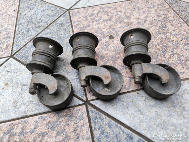 Antik öntött réz bronz tömör guruló làbak zongora bútor hangszer làb 3 db ,2,4 kg.1890- 1910.
