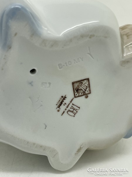 Lladro Nao kislány hálóingben játékbabával 16cm