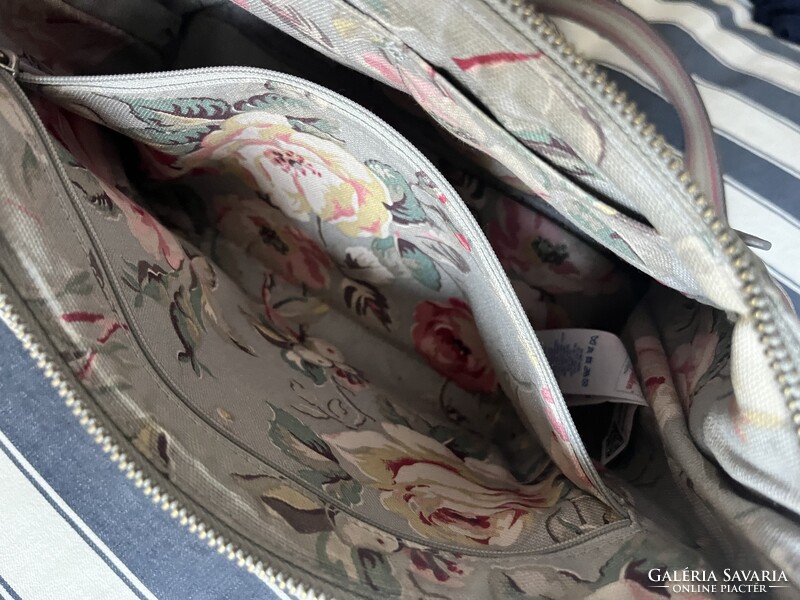 Nagyon nőies Cath Kidston rózsás válltáska