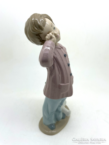 Lladro Nao álmos kisfiú játékmacival 18cm Sleepy Head