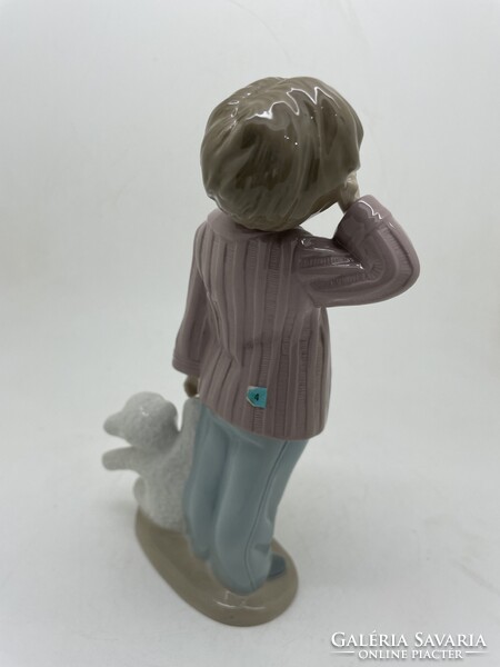 Lladro Nao álmos kisfiú játékmacival 18cm Sleepy Head