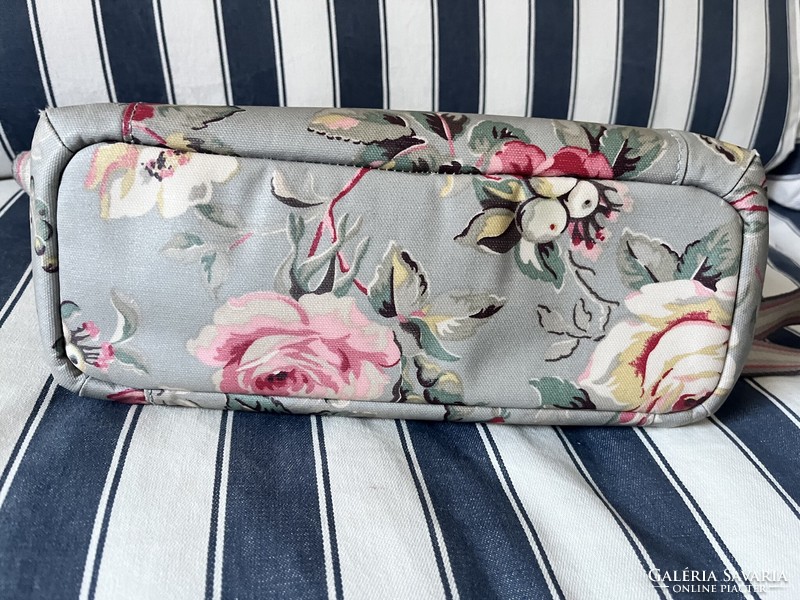 Nagyon nőies Cath Kidston rózsás válltáska