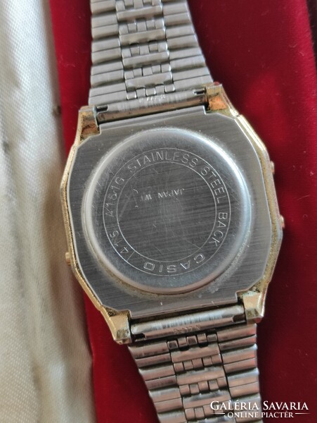 Retro állítható fémszíjas unisex arany színű ikonikus CASIO kvarcóra