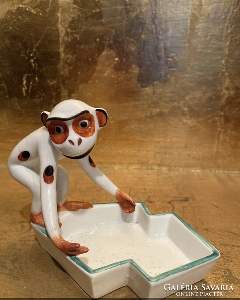 Ritkaság! Metzler & Ortloff  porcelán majmocska Walter Bosse tervezése lehet