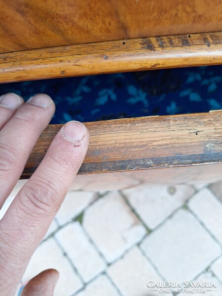 Antik biedermeier pohárszék