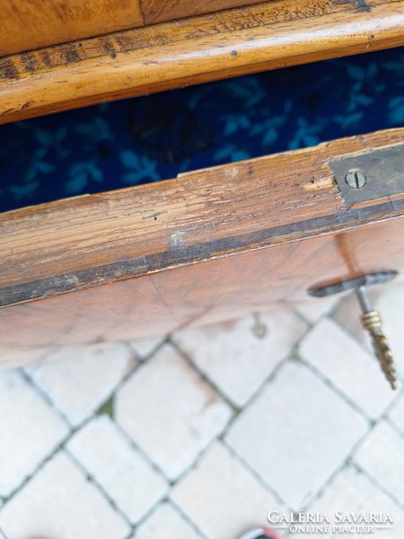 Antik biedermeier pohárszék