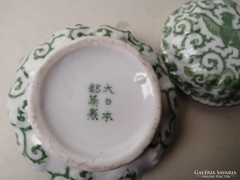 JELZETT ANTIK KELETI PORCELÁN FŰSZERTARTÓ