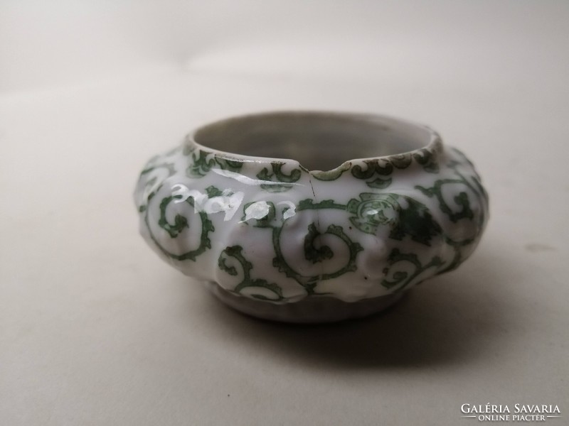 JELZETT ANTIK KELETI PORCELÁN FŰSZERTARTÓ