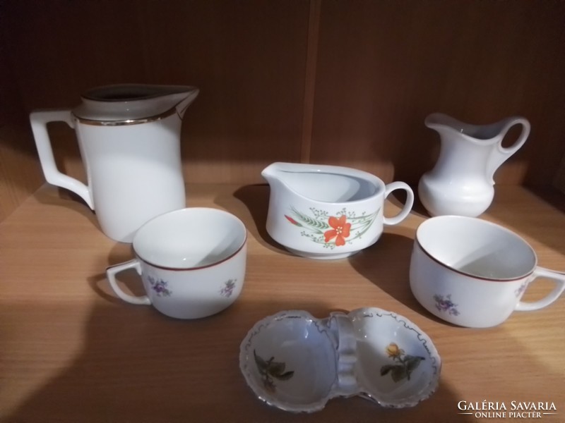 Zsolnay  sótartó, kiöntő, pajzsos teáscsészék, Elbógeni kávéházi kiöntő, Alföldi szószos  egyben.