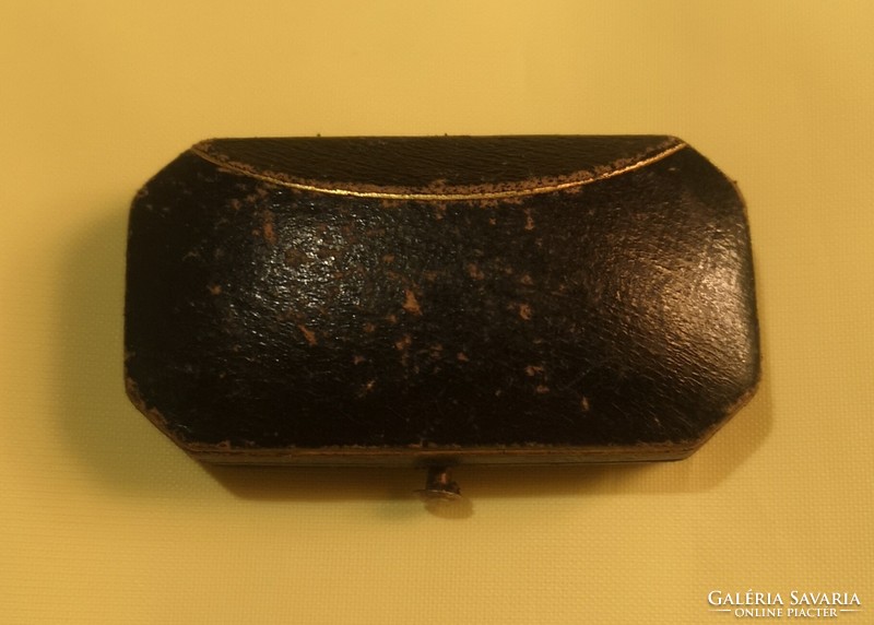 Coco Chanel mandzsettagomb pár. Korábban Rotschild Klára ajándéka volt!