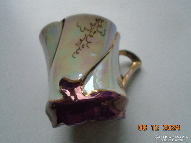 1901 Szecessziós,architekturális ,eozin mázas, arany mintás kávés csésze lila virágokkkal