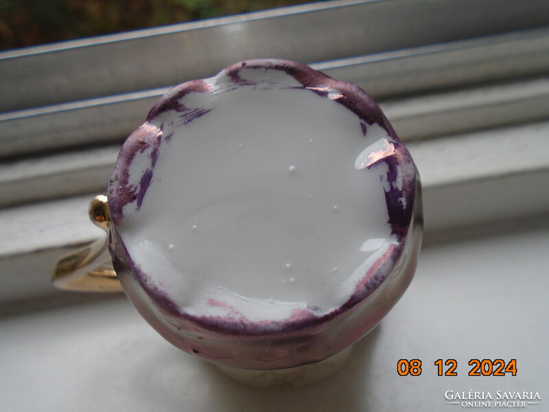 1901 Szecessziós,architekturális ,eozin mázas, arany mintás kávés csésze lila virágokkkal