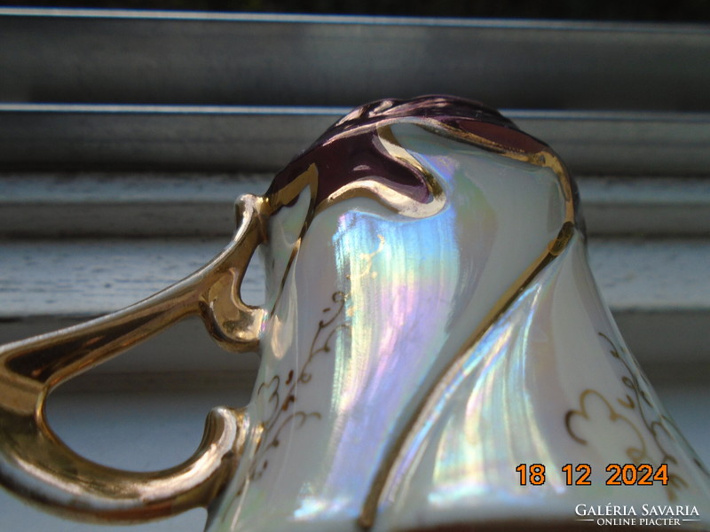 1901 Szecessziós,architekturális ,eozin mázas, arany mintás kávés csésze lila virágokkkal