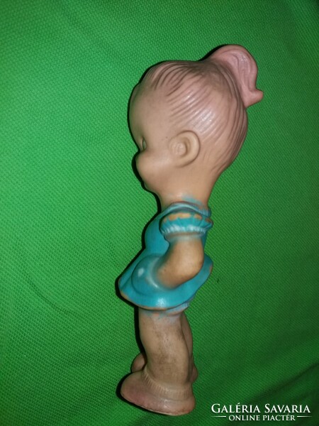 Antik Aradeanca gumi kislány játék baba figura 17 cm a képek szerint