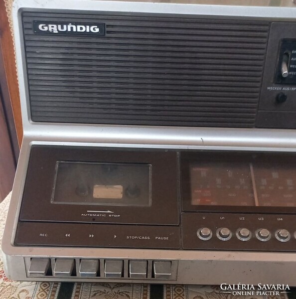 GRUNDIG RÁDIÓS MAGNÓ RF 830