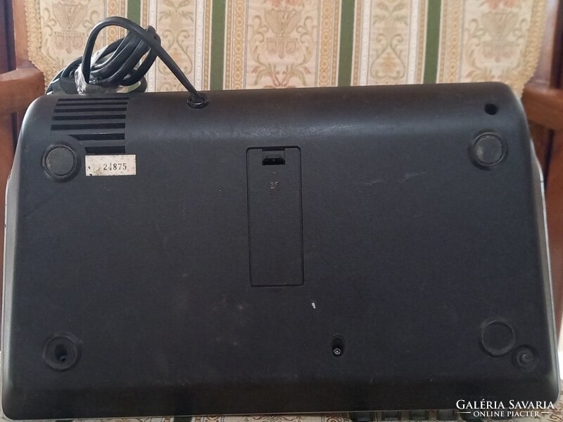 GRUNDIG RÁDIÓS MAGNÓ RF 830