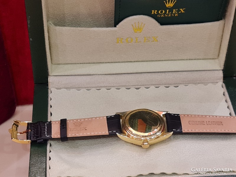 ROLEX DAY-DATE 36 RITKA ONYX SZÁMLAPOS 18KT TÖMÖR ARANY ÓRA