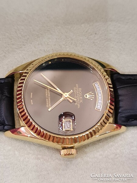 ROLEX DAY-DATE 36 RITKA ONYX SZÁMLAPOS 18KT TÖMÖR ARANY ÓRA