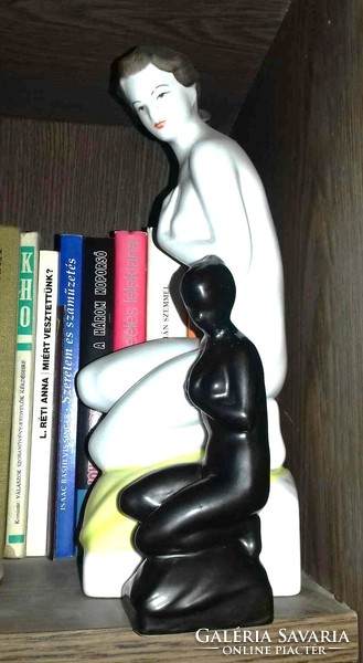 ÜBER RITKA "MINI" FEKETE OLÁH SÁNDOR PORCELÁN AKT