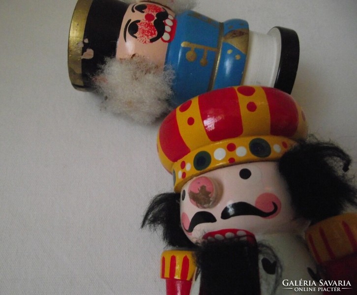 Karácsonyi dekoráció,diótörő figura,és gyertyatartó