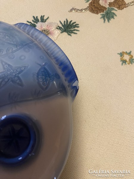 Aquincumi aquazur festésű hal sérült
