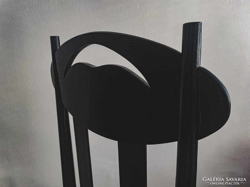 Charles Rennie Mackintosh Argyle Chair (1896)