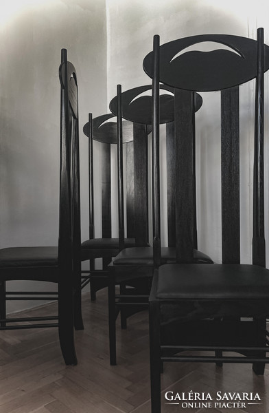 Charles Rennie Mackintosh Argyle Chair (1896)