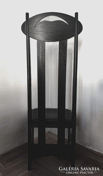 Charles Rennie Mackintosh Argyle Chair (1896)