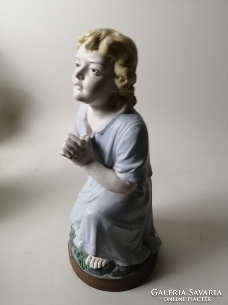 ANTIK BISZKVIT PORCELÁN SZOBOR - IMÁDKOZÓ KISLÁNY