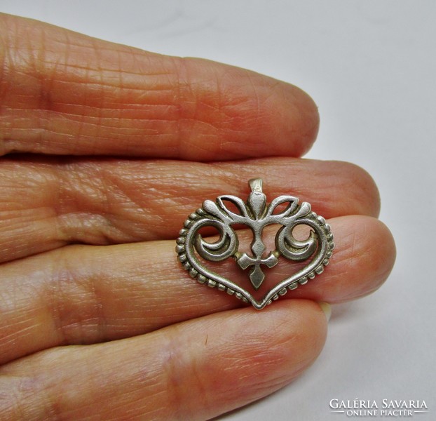 Gyönyörű régi magyar motívumos  ezüst  medál